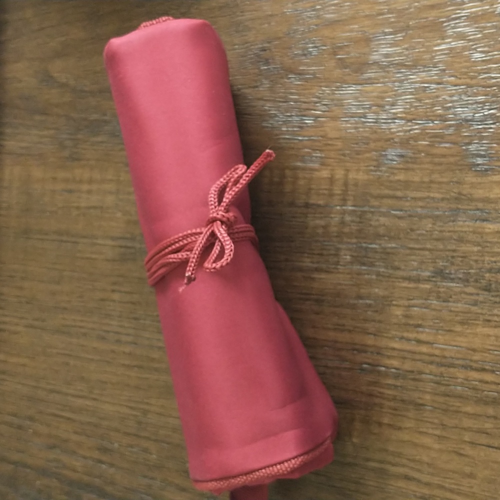 Travel jewelry roll-up